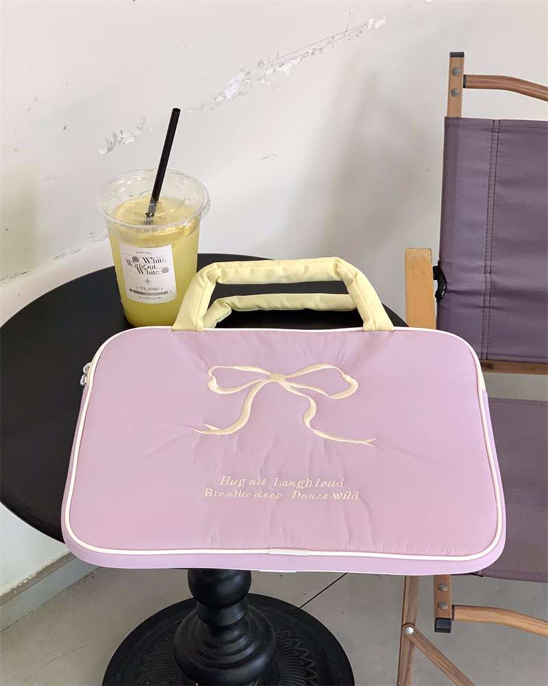 パソコンケース　リボンとメッセージのパソコンケース