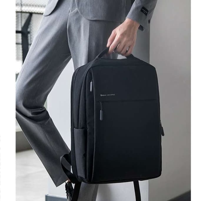 パソコンケース  都会派ビジネスマン向け多機能リュック