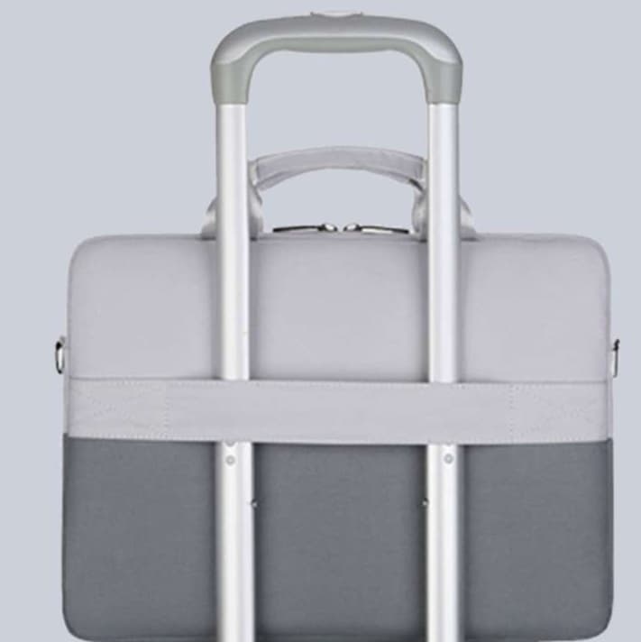 パソコンケース　取っ手が付いて持ち運びが楽☆防水機能もついたパソコンケース