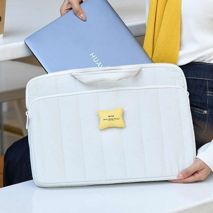 パソコンケース　ふんわりキルティングパソコンケース