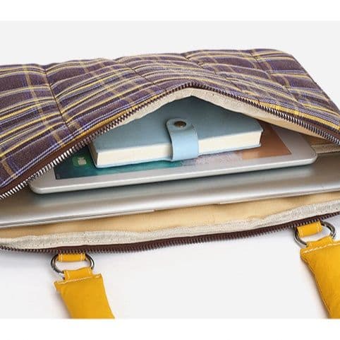 パソコンケース 雲型チャーム付き格子柄パソコンケース