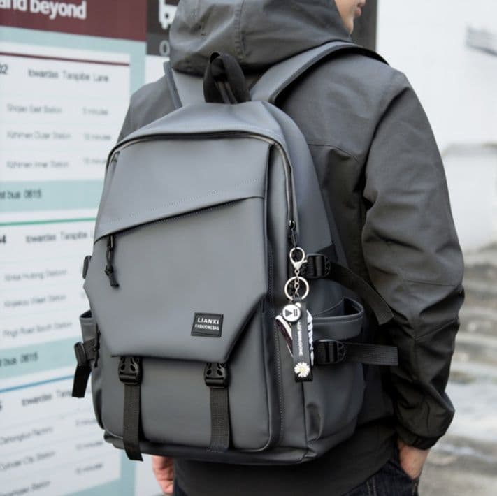 パソコンケース 多機能フラップリュック型パソコンケース