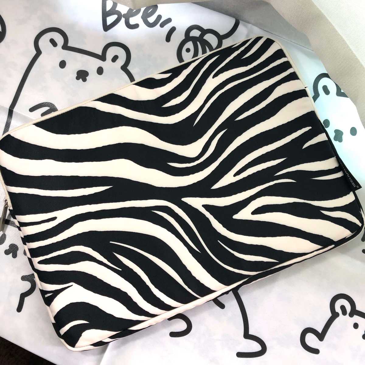 パソコンケース　11インチ～17インチ ゼブラ柄インパクトパソコンケース 日常使い カジュアル 個性派