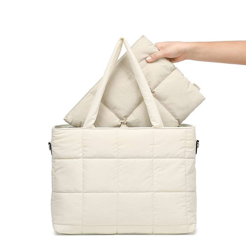 パソコンケース　キルティングパソコンケース 収納バッグ付き