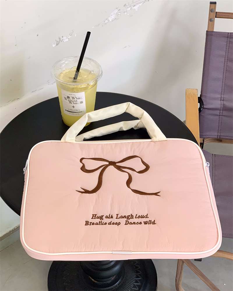 パソコンケース　リボンとメッセージのパソコンケース