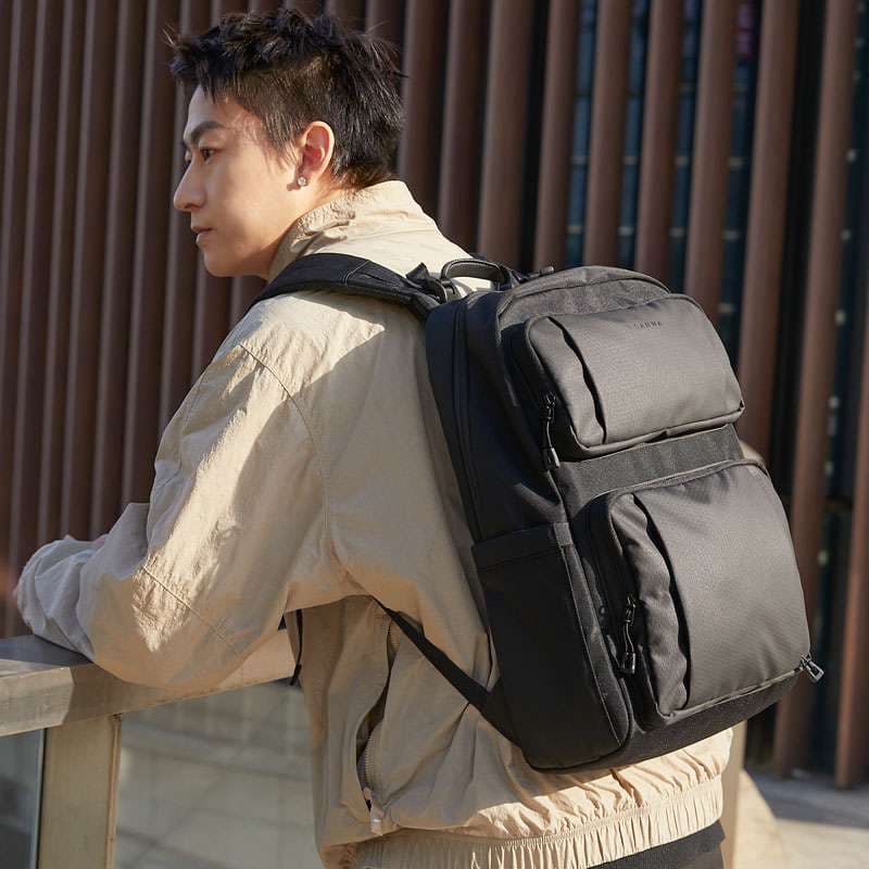 パソコンケース　15.6インチ 大容量多収納ビジネスリュック型パソコンケース 通勤 出張 ビジネス