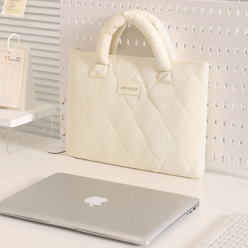 パソコンケース ふんわりキルティング持ち手付きパソコンケース