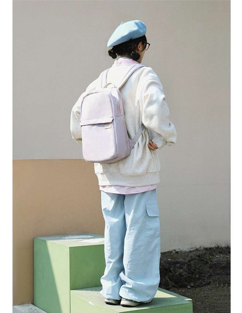 パソコンケース　13インチ～16インチ スリム上品ミニマルリュック型パソコンケース 通勤 通学 日常使い