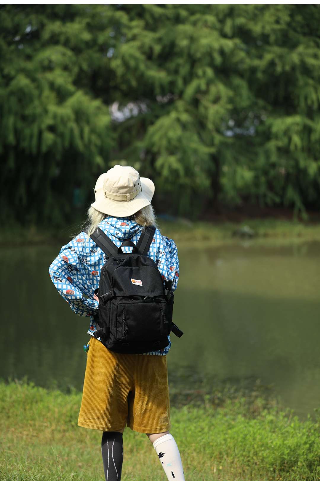 パソコンケース　14インチ～15.6インチ 軽量撥水シンプルリュック型パソコンケース 通勤 通学 カフェ作業