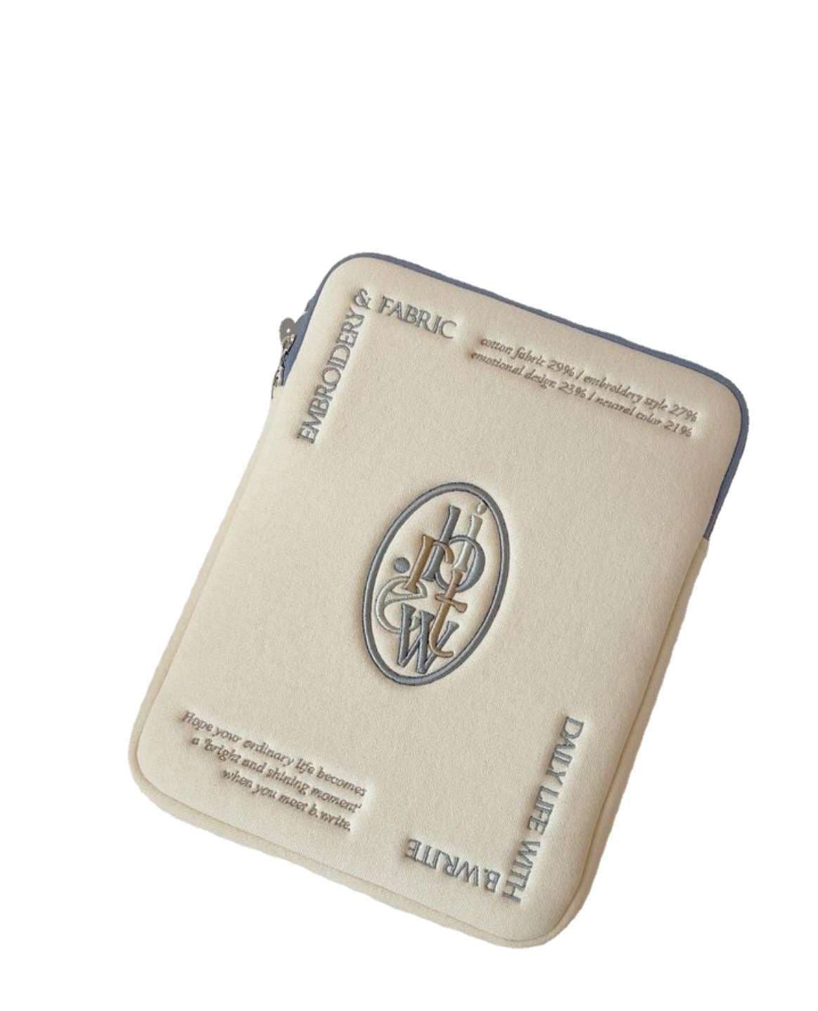 刺繍入り高級感あふれるパソコンケース