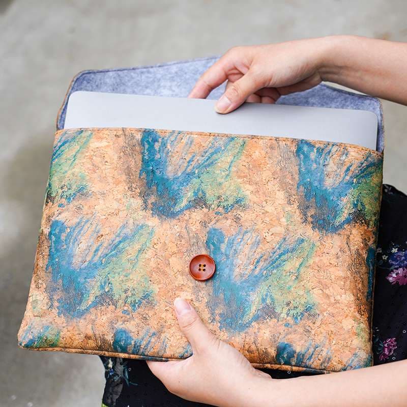 パソコンケース　13インチ～16インチ 天然コルク×フェルト素材ナチュラルデザインパソコンケース 日常使い 通勤 カフェ作業