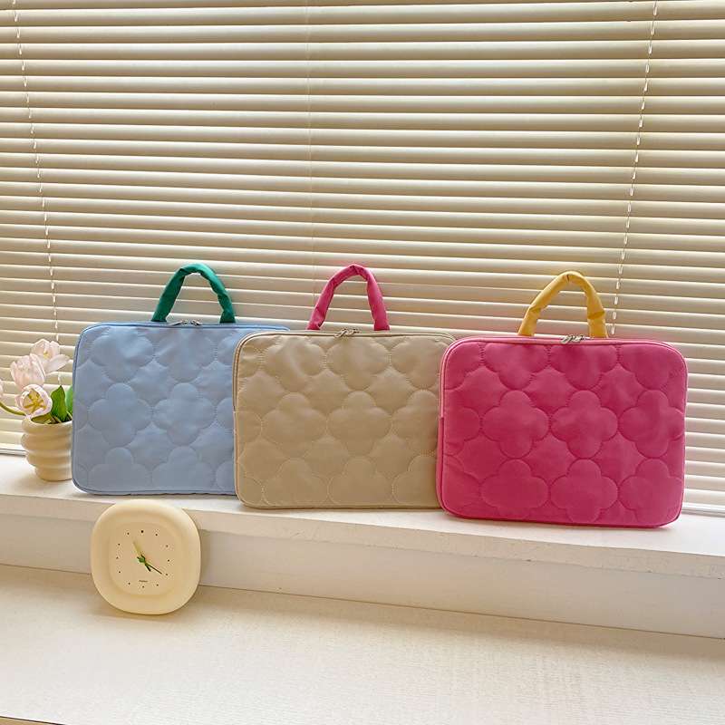 パソコンケース　13インチ～14インチ ふわふわキルティング持ち手付きパソコンケース 日常使い 通勤 カジュアル