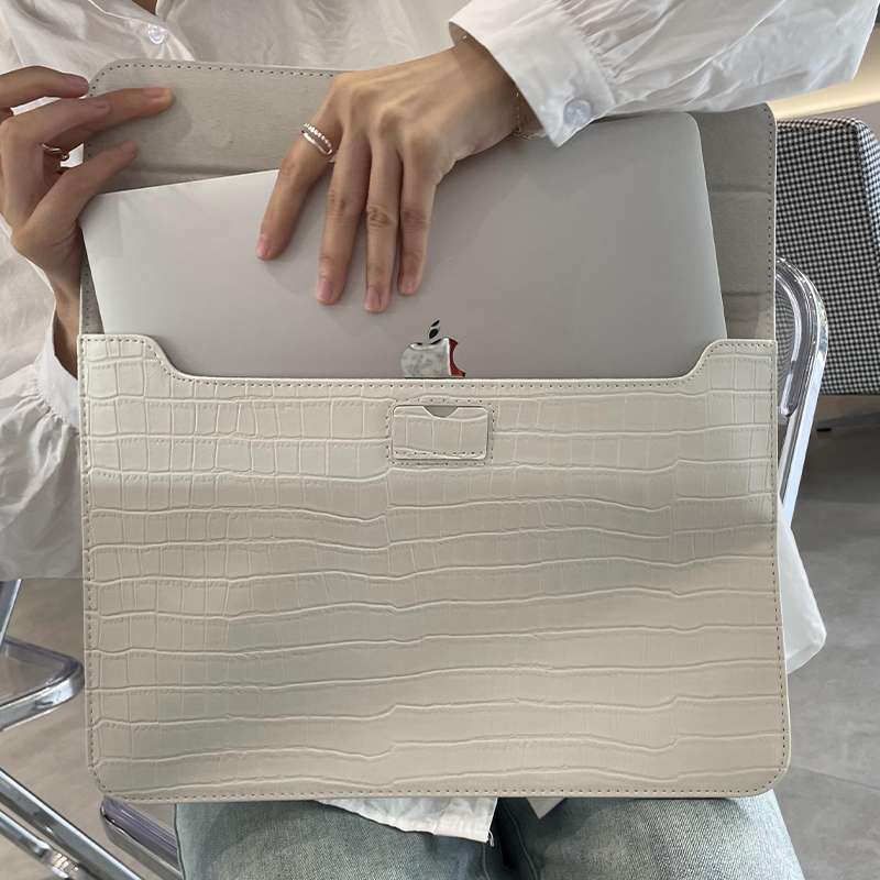 パソコンケース　13インチ～16インチ クロコダイル型押しレザーエレガントパソコンケース ビジネス 通勤 商談