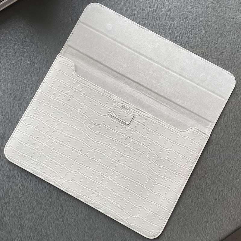 パソコンケース　13インチ～16インチ クロコダイル型押しレザーエレガントパソコンケース ビジネス 通勤 商談