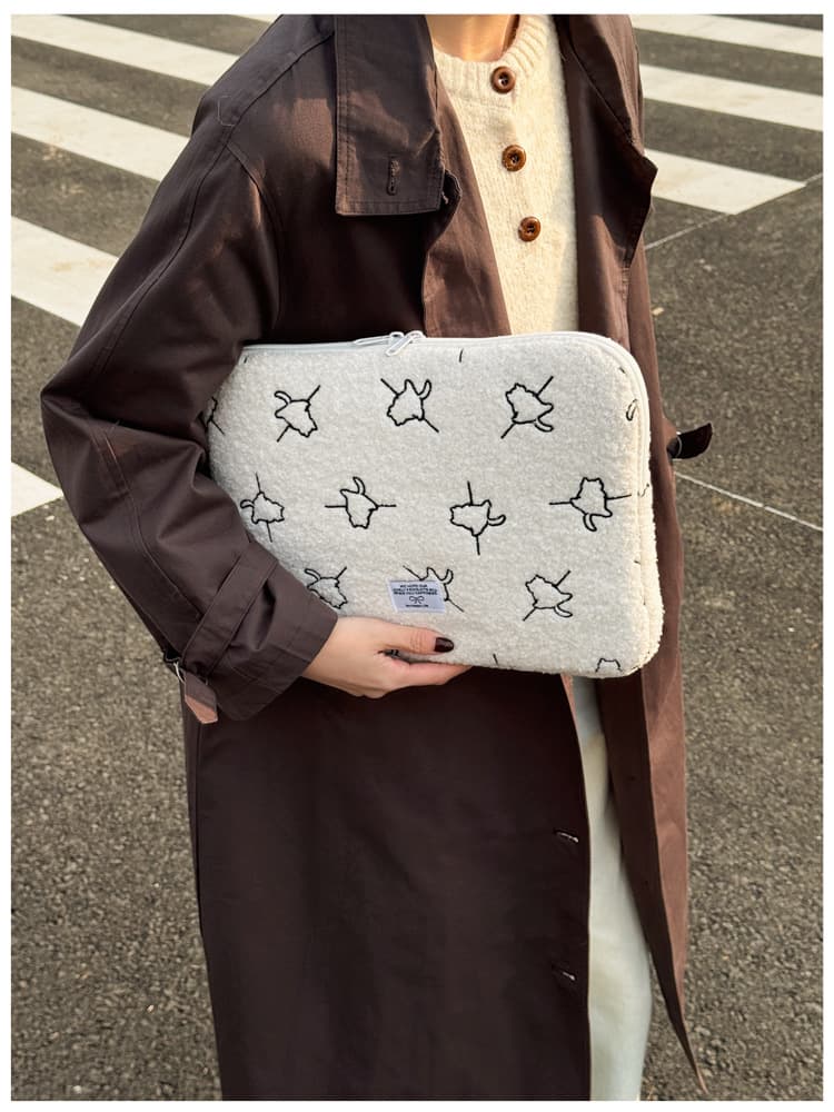 パソコンケース もこもこ猫シルエット刺繍パソコンケース
