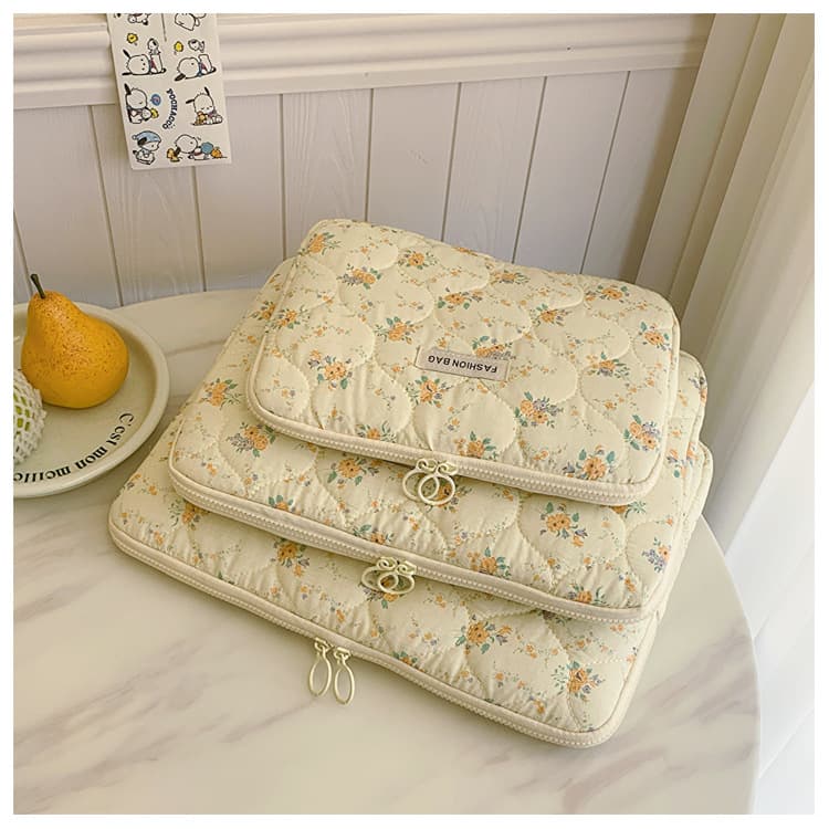 パソコンケース 小花柄キルティング仕立てパソコン収納ケース