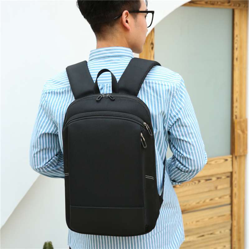 パソコンケース　15.6インチ 洗練デザイン軽量リュック型パソコンケース 通勤 通学 ビジネス